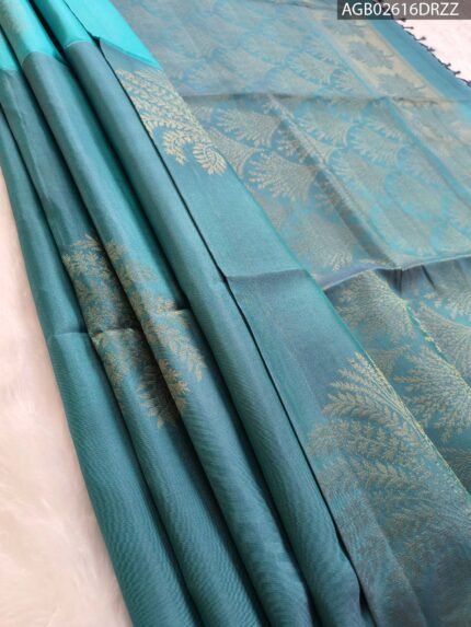 Elegant Teal Silk Saree with Intricate Zari Border and Pallu