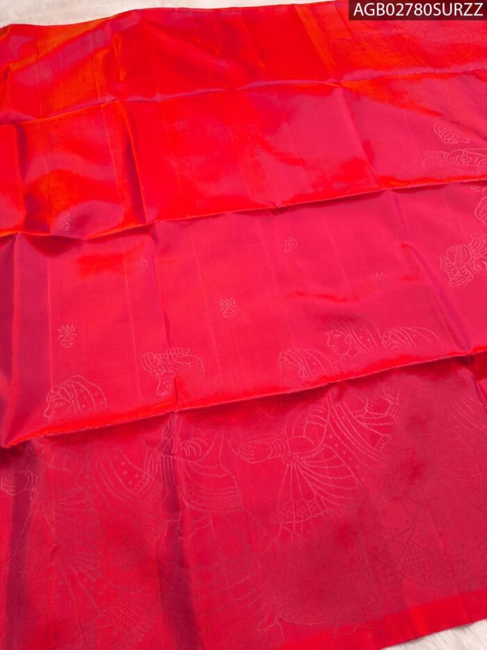 Elegant Red Silk Saree with Intricate Pallu - Image 2