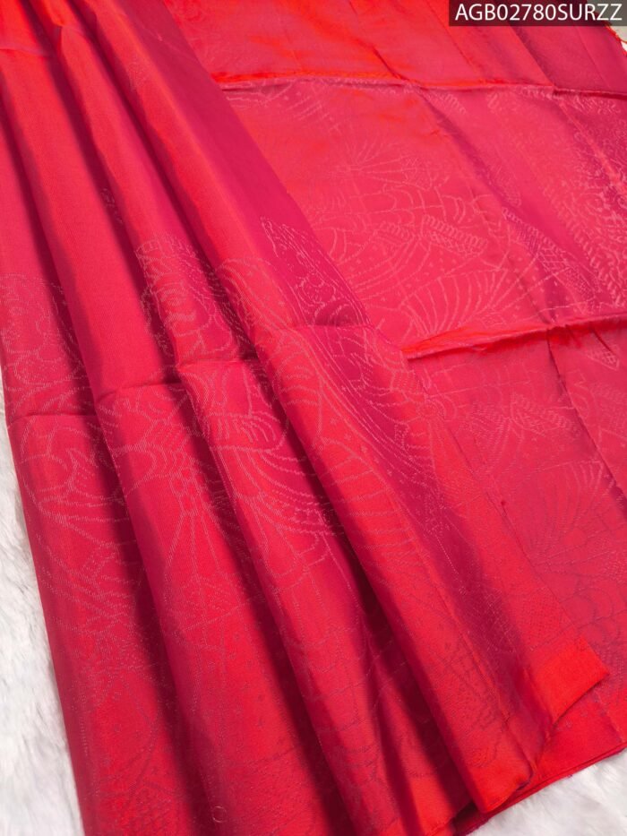 Elegant Red Silk Saree with Intricate Pallu - Image 1