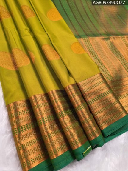 Elegant Green Soft Silk Saree with Rich Zari Border and Pallu