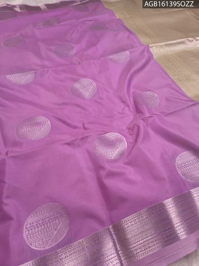 Elegant Lavender Soft Silk Saree with Rich Zari Border and Pallu - Image 2