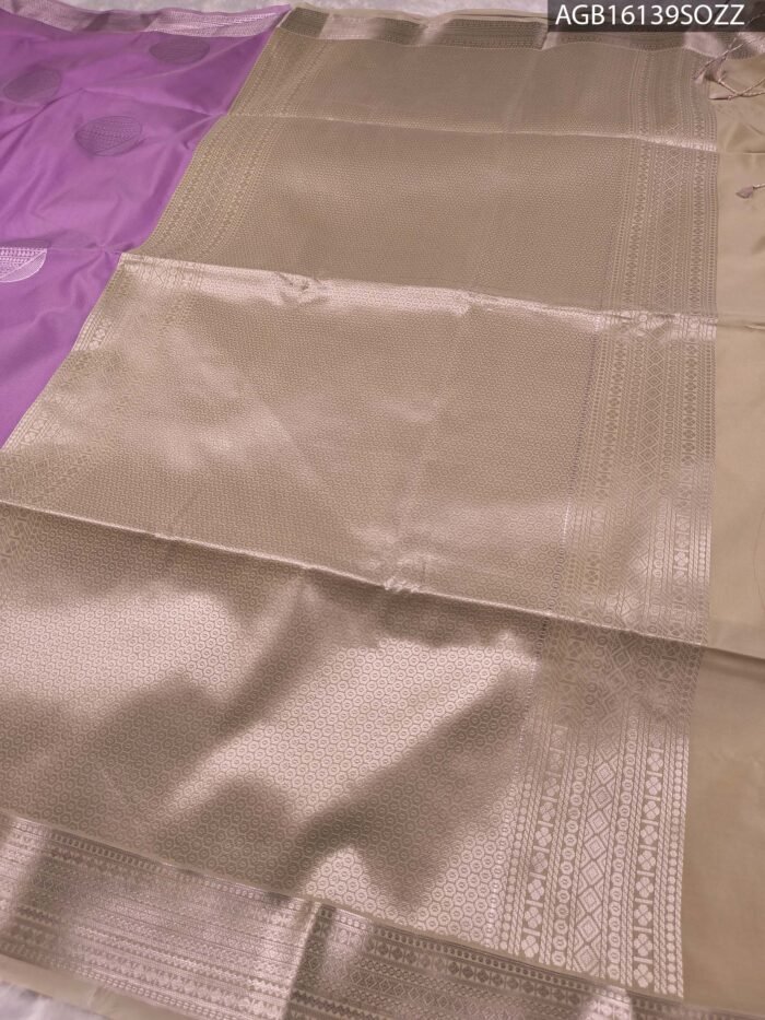 Elegant Lavender Soft Silk Saree with Rich Zari Border and Pallu - Image 3