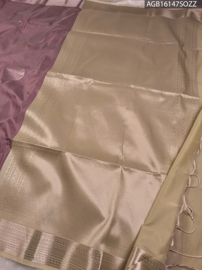 Lavender Soft Silk Saree with Rich Zari Border and Cream Pallu - Image 3