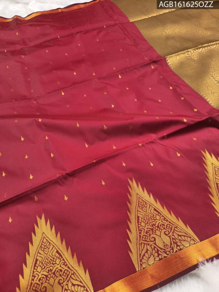 Maroon Soft Silk Saree with Rich Golden Border and Intricate Pallu - Image 2