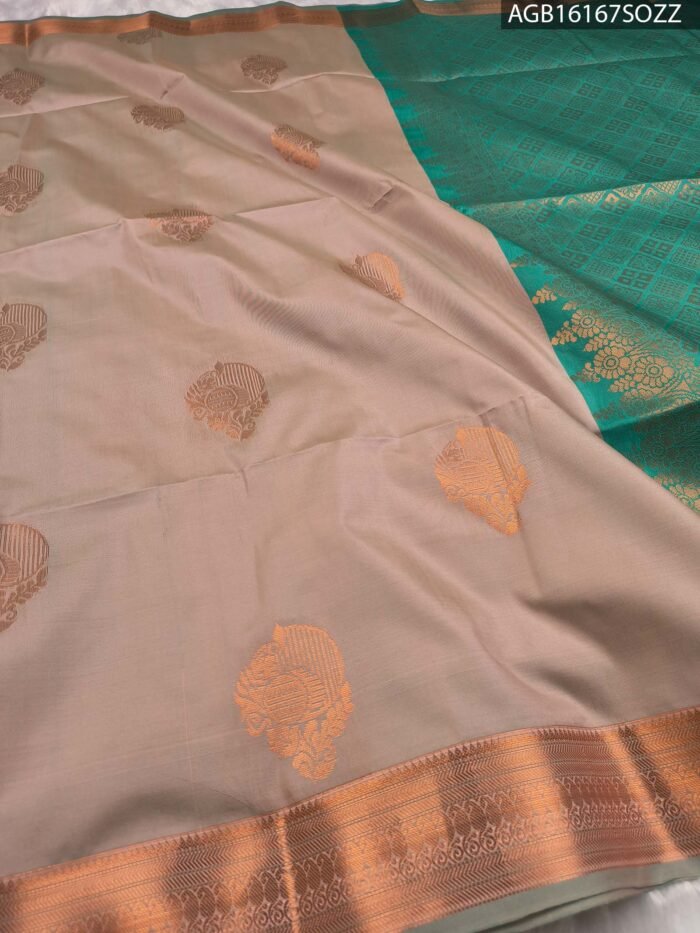 Elegant Beige Soft Silk Saree with Copper Border and Green Pallu - Image 2