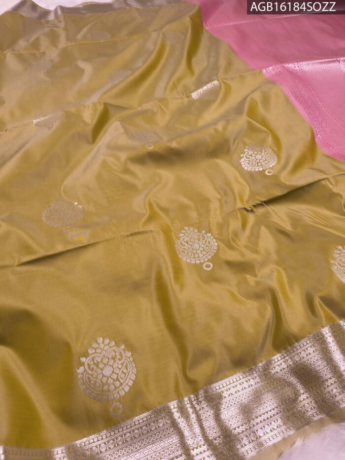 Elegant Olive Green Soft Silk Saree with Rich Zari Border and Pink Pallu - Image 2
