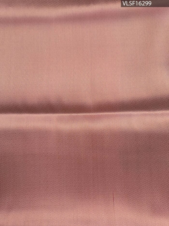 Beige Coloured Fancy Silk Saree with Floral Motifs and Elegant Pallu - Image 4