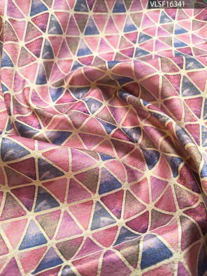 Green Coloured Fancy Silk Saree with Geometric Pattern and Zari Woven Border - Image 2