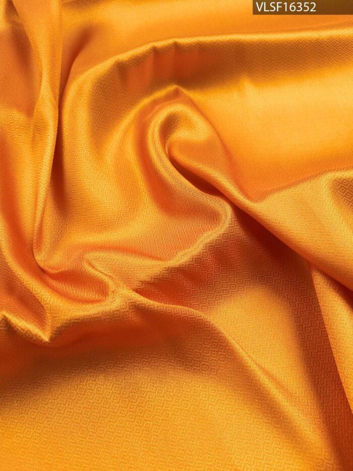 Pastel Green Coloured Fancy Silk Saree with Floral Motifs and Rich Pallu - Image 4